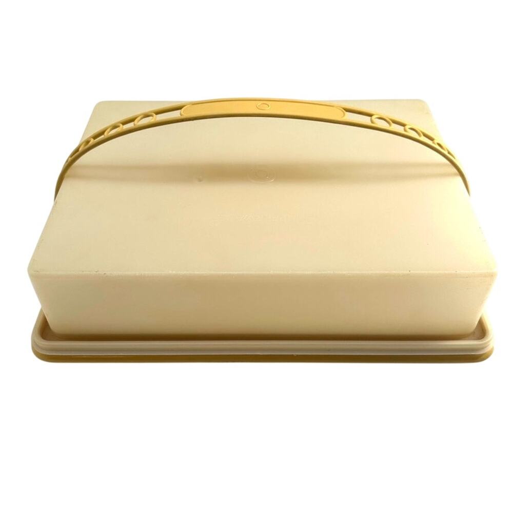 Vintage Tupperware Cake Taker 622-5 Harvest Gold Carrier w Handle USA
